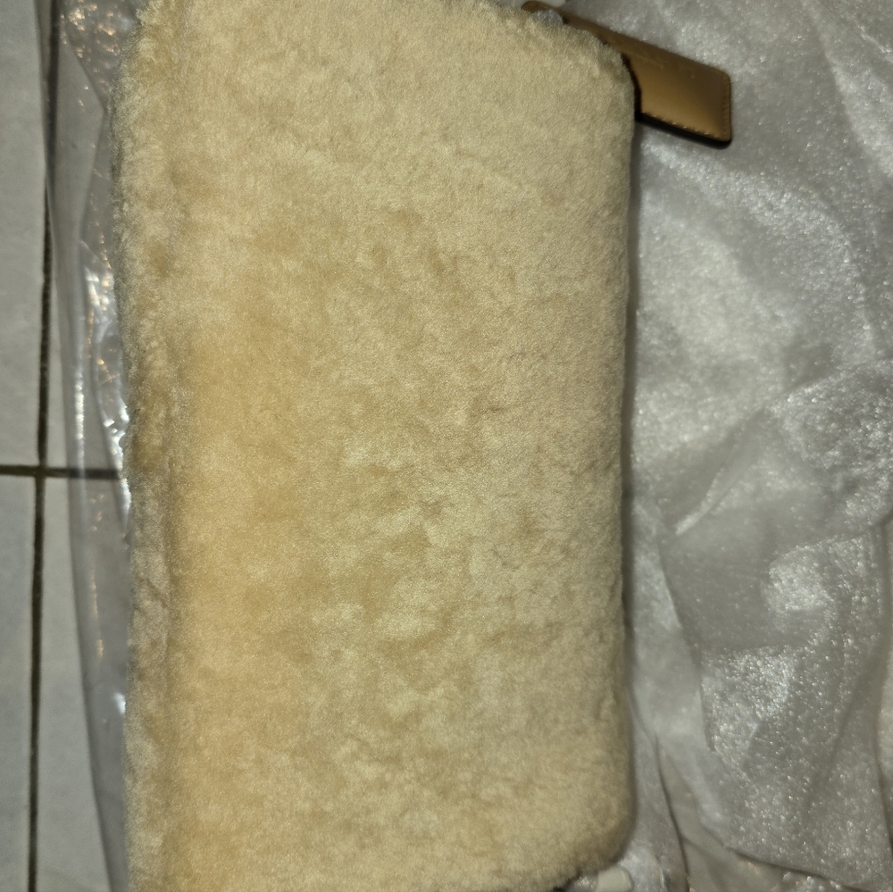 NWT Coach Shearling Pillow Tabby 26  Shoulder Bag With Convertible Straps - Picture 6 of 14
